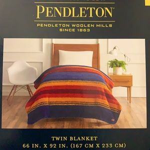 Pendleton Sherpa Green Canyon blanket twin size new